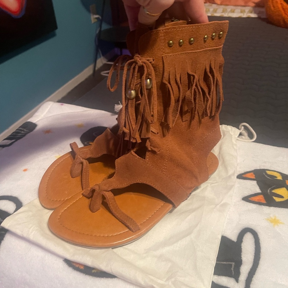 “Vintage” SPELL & THE GYPSY COLLECTIVE Warrior fringe suede sandal booties RARE